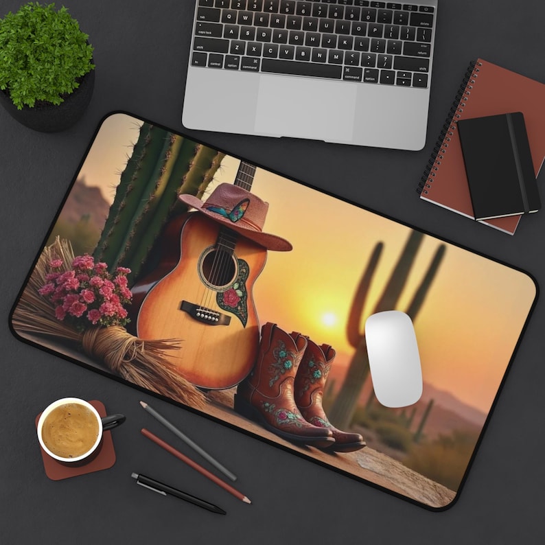 Tech Accessories To Gift - Çöl Gitarı Mouse Pad'i, Kaktüs Gitar